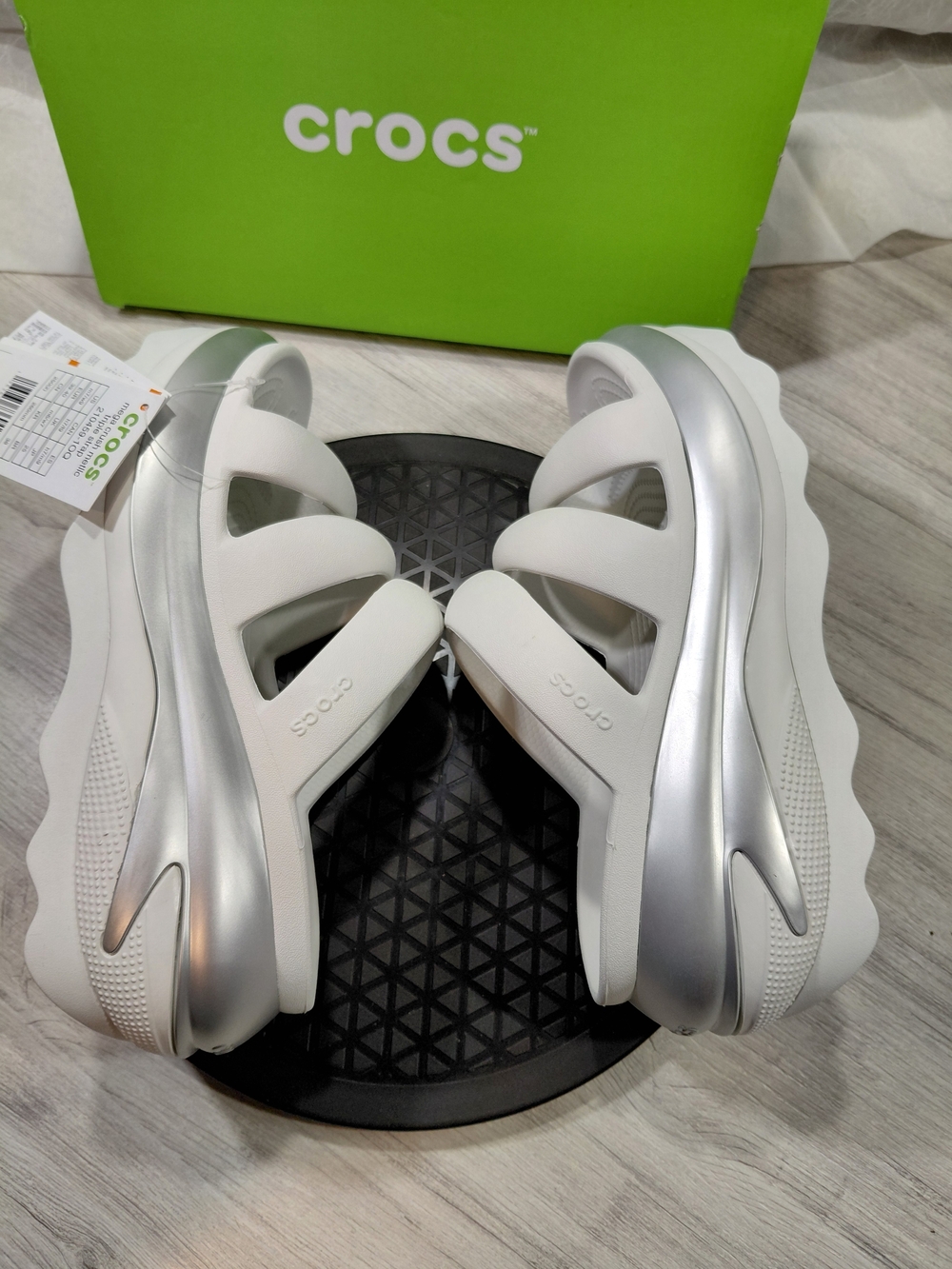 NWT Crocs Women’s Mega Crush Metalic White Chunky Platform Slide Sandals SIZE 8 - Picture 6 of 15